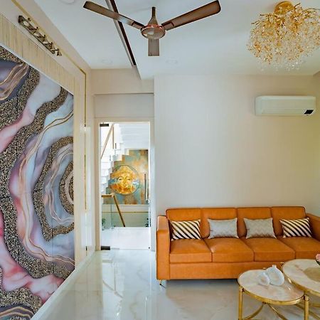 The Sage Villa - Luxury Homestay In 데라둔 외부 사진
