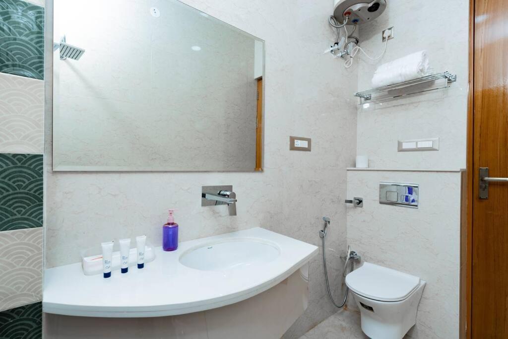 The Sage Villa - Luxury Homestay In 데라둔 외부 사진