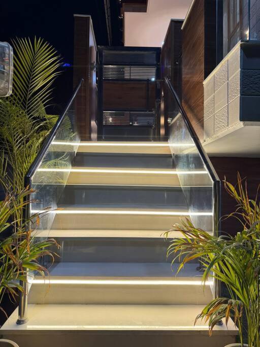 The Sage Villa - Luxury Homestay In 데라둔 외부 사진