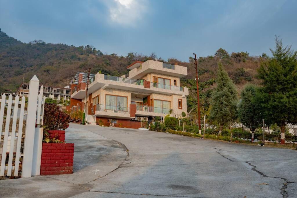 The Sage Villa - Luxury Homestay In 데라둔 외부 사진