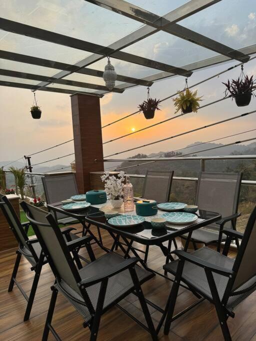 The Sage Villa - Luxury Homestay In 데라둔 외부 사진