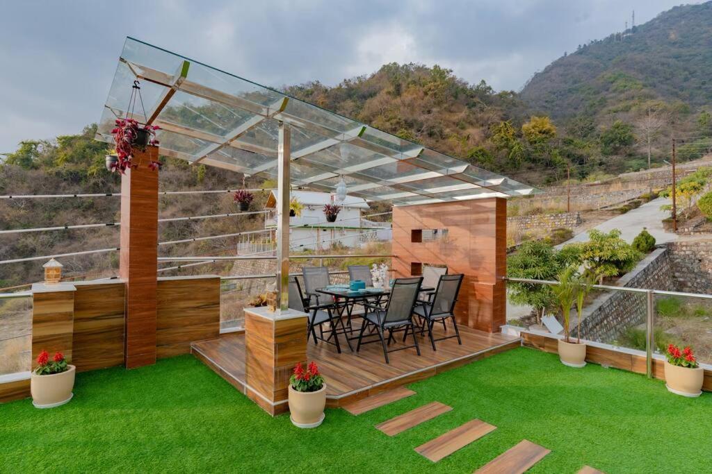 The Sage Villa - Luxury Homestay In 데라둔 외부 사진